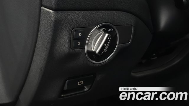 Mercedes-Benz GLA-Class 2019 — photo 29