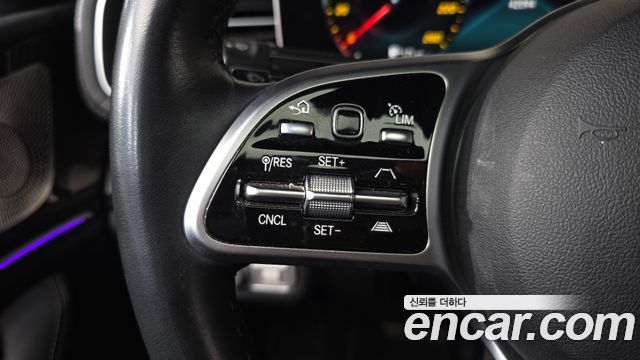 Mercedes-Benz GLE-Class 2023 — photo 23