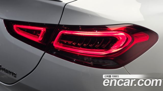 Mercedes-Benz GLE-Class 2023 — photo 9