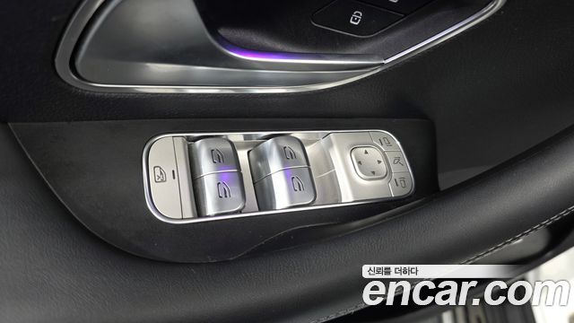 Mercedes-Benz GLE-Class 2023 — photo 30