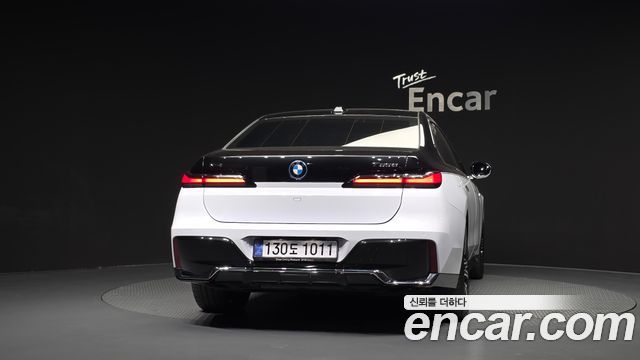 BMW 7-Series 2025 — photo 4