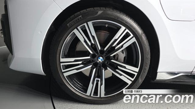BMW 7-Series 2025 — photo 5