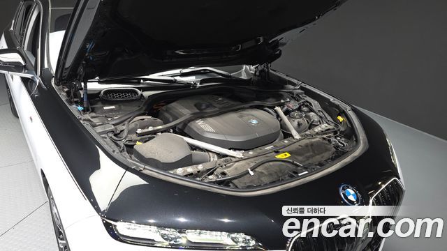 BMW 7-Series 2025 — photo 6
