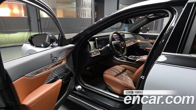 BMW 7-Series 2025 — photo 17