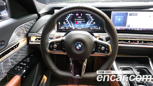 BMW 7-Series 2025 — photo 18