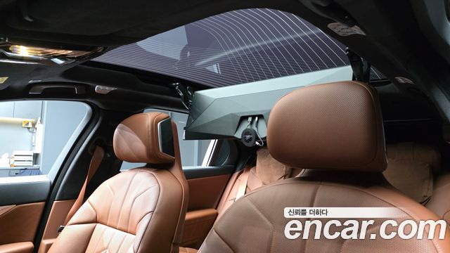 BMW 7-Series 2025 — photo 25