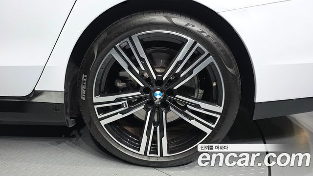 BMW 7-Series 2025 — photo 7
