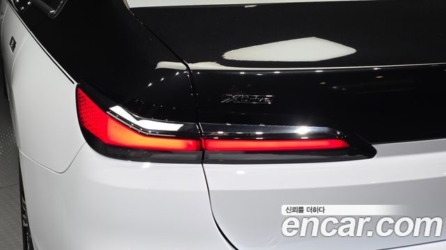 BMW 7-Series 2025 — photo 9