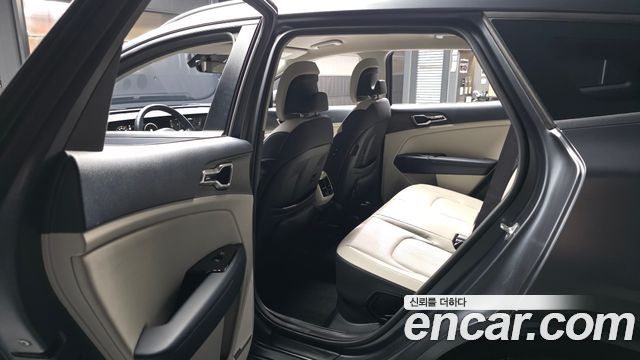 Kia Sportage 2022 — photo 16