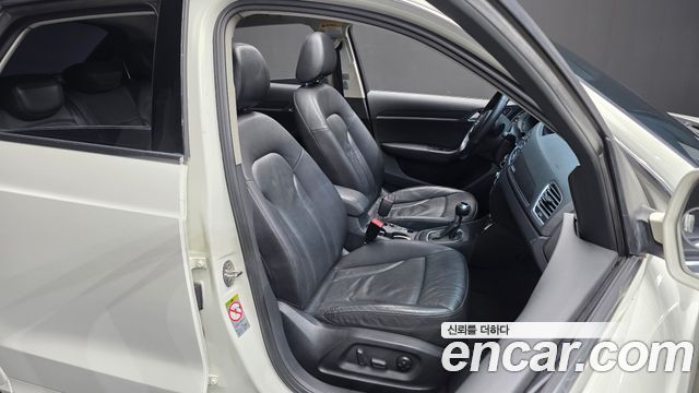 Audi Q3 2014 — photo 12