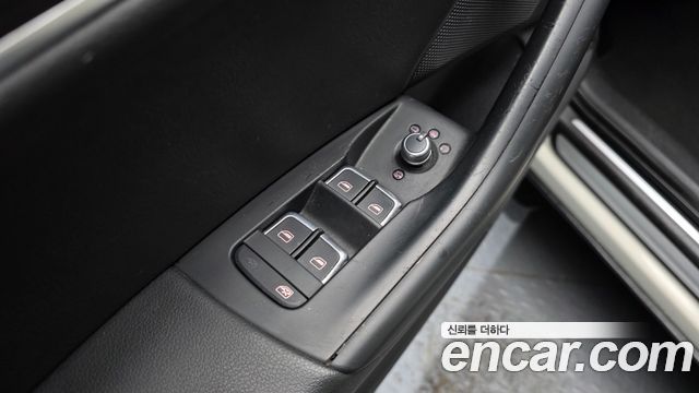 Audi Q3 2014 — photo 16