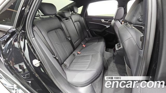 Audi A6 2021 — photo 17