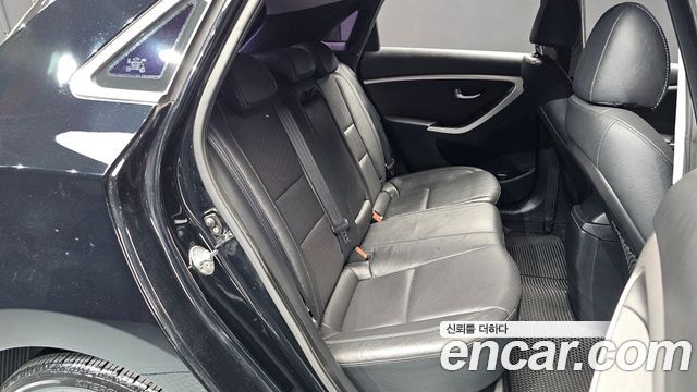 Hyundai i30 2016 — photo 12