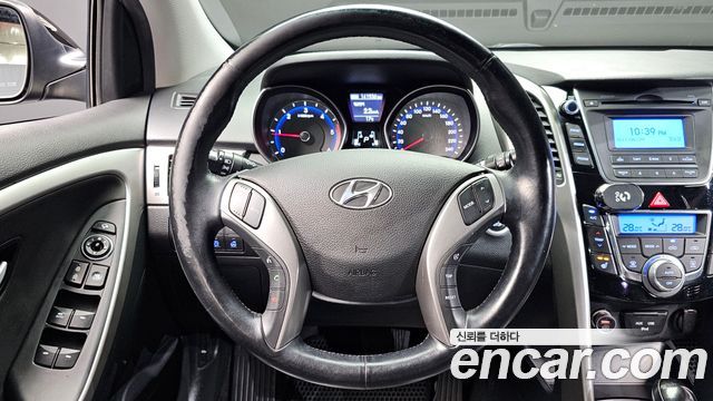 Hyundai i30 2016 — photo 13
