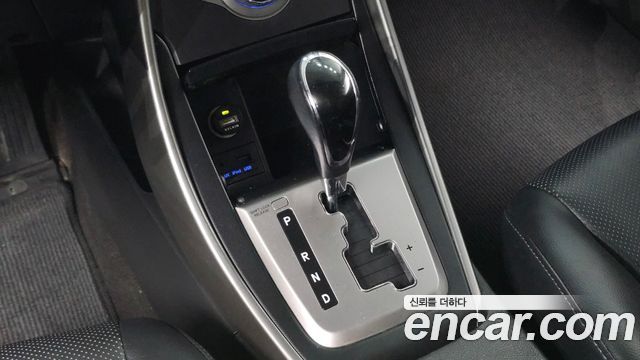Hyundai AVANTE 2014 — photo 12