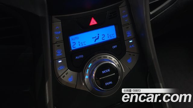 Hyundai AVANTE 2014 — photo 23