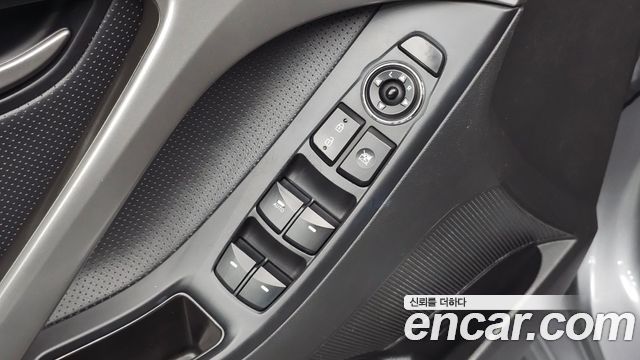 Hyundai AVANTE 2014 — photo 25
