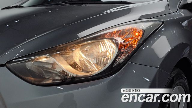 Hyundai AVANTE 2014 — photo 8