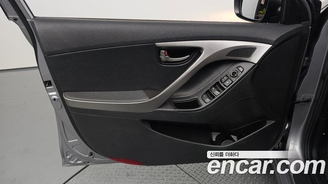 Hyundai AVANTE 2014 — photo 14
