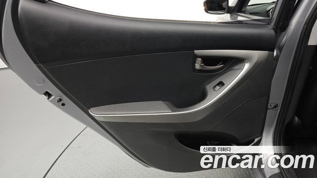 Hyundai AVANTE 2014 — photo 15