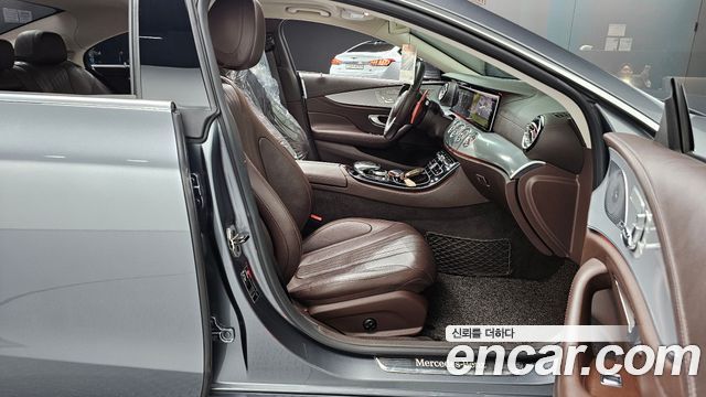 Mercedes-Benz CLS-Class 2019 — photo 11