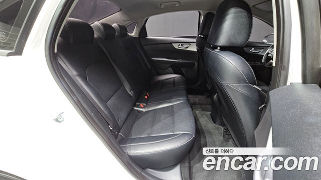 Kia K3 2023 — photo 18