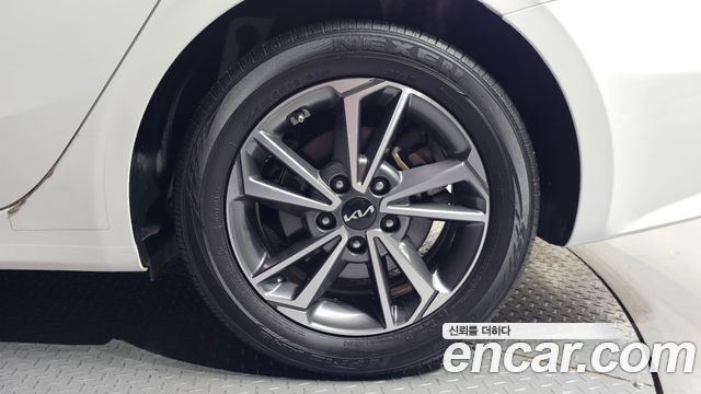 Kia K3 2023 — photo 7