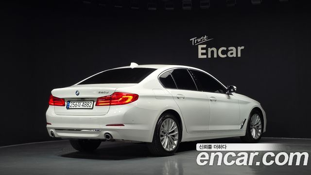 BMW 5-Series 2019 — photo 2