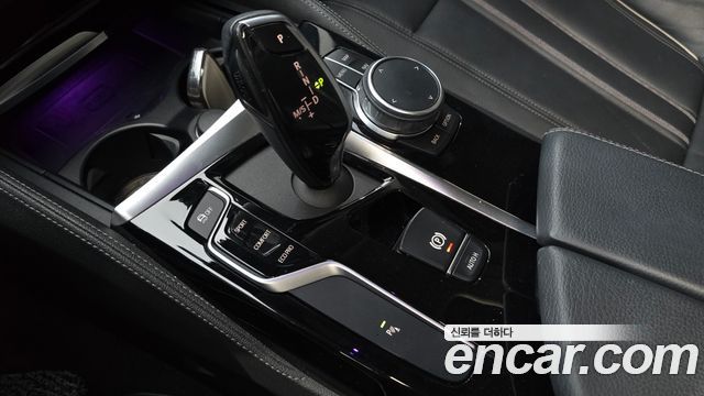 BMW 5-Series 2019 — photo 9