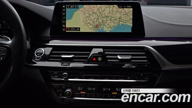 BMW 5-Series 2019 — photo 18