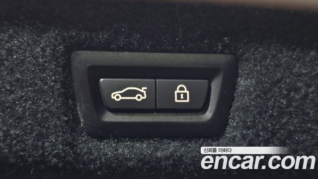 BMW 5-Series 2019 — photo 19