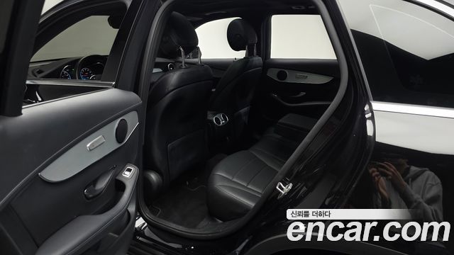 Mercedes-Benz GLC-Class 2021 — photo 16