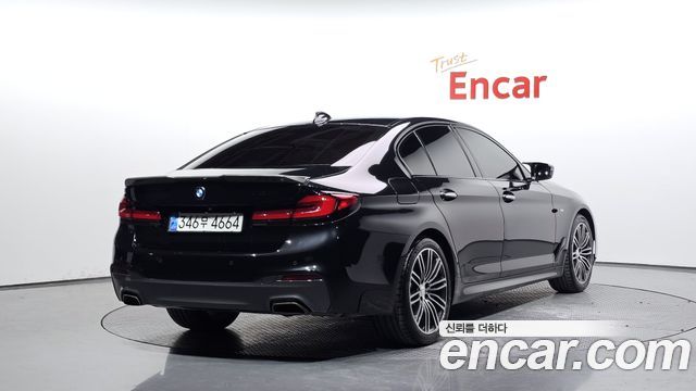 BMW 5-Series 2017 — photo 2