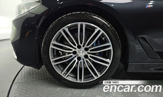 BMW 5-Series 2017 — photo 5
