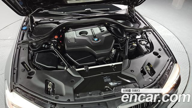 BMW 5-Series 2017 — photo 6