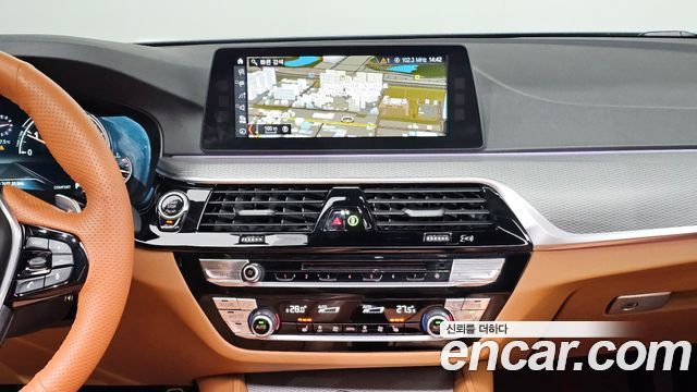 BMW 5-Series 2017 — photo 18