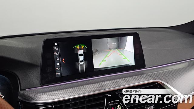 BMW 5-Series 2017 — photo 20