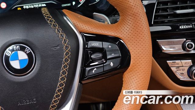 BMW 5-Series 2017 — photo 22