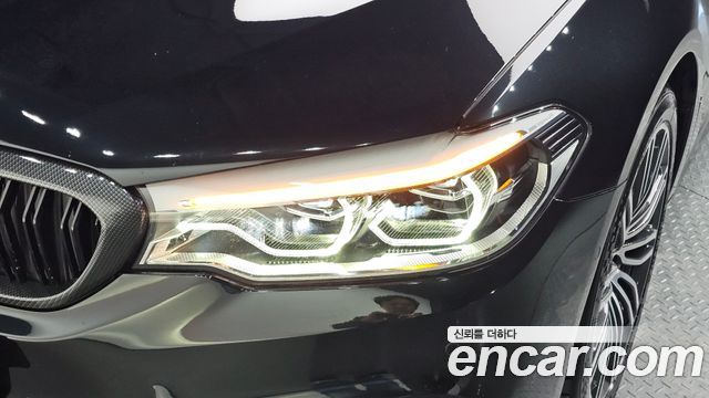 BMW 5-Series 2017 — photo 8