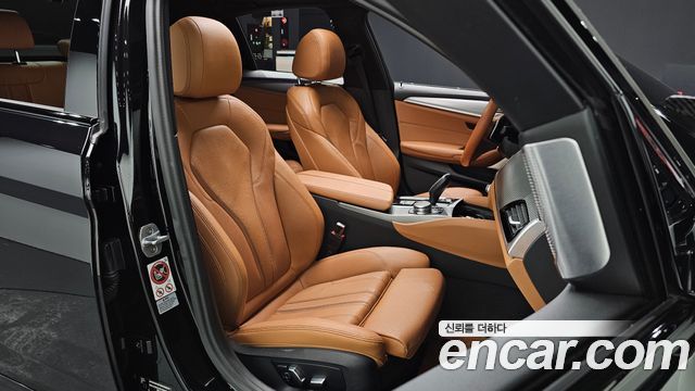 BMW 5-Series 2017 — photo 16