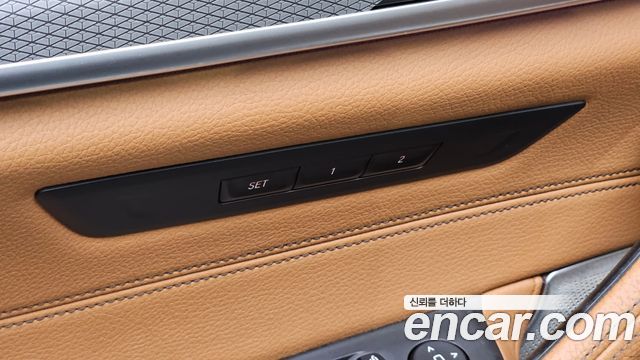 BMW 5-Series 2017 — photo 29