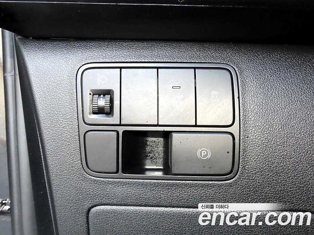 Hyundai Staria 2025 — photo 12