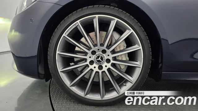 Mercedes-Benz E-Class 2022 — photo 5