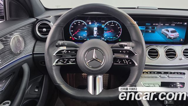Mercedes-Benz E-Class 2022 — photo 19