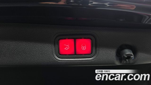 Mercedes-Benz E-Class 2022 — photo 23