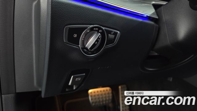 Mercedes-Benz E-Class 2022 — photo 27