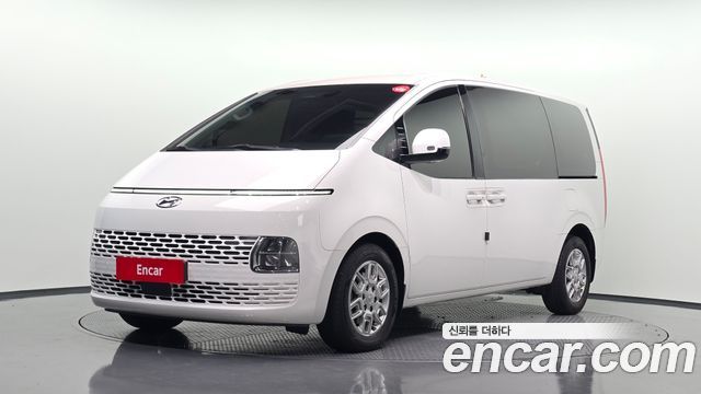 Hyundai Staria 2023 — photo 1