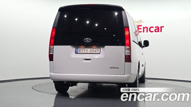 Hyundai Staria 2023 — photo 4
