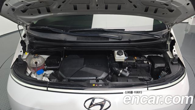 Hyundai Staria 2023 — photo 6