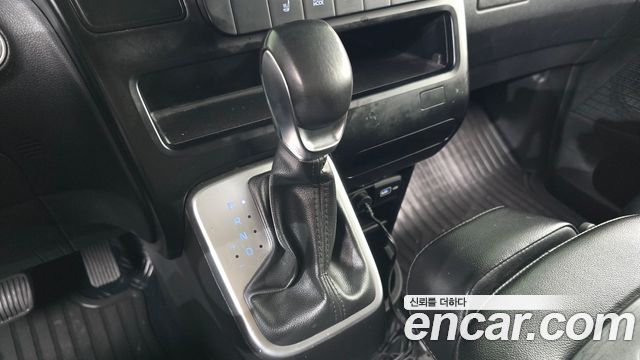 Hyundai Staria 2023 — photo 12